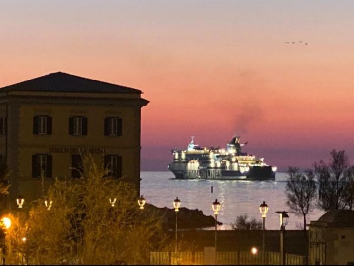 Sunset 39 Appartement Livorno Buitenkant foto